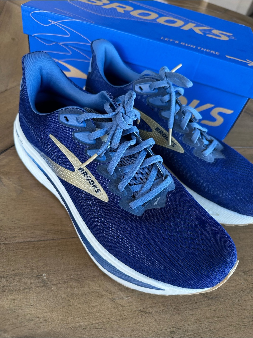 Men's Brooks Ghost 17, Beacon Blue/Moonlight/Starfish, 11 D Medium US With Box